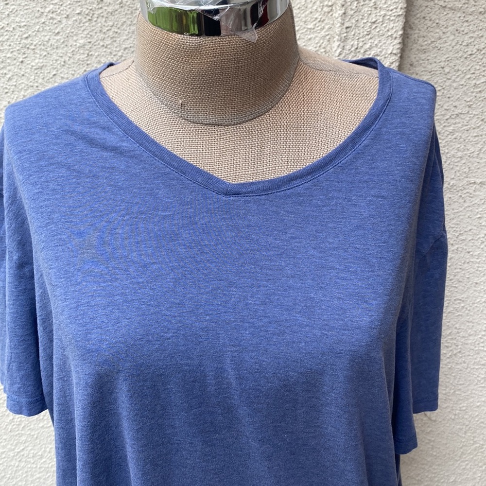 Vince from Neiman’s 100% Pima cotton tshirt. So comfy and classy. Unisex - Picture 3 of 10